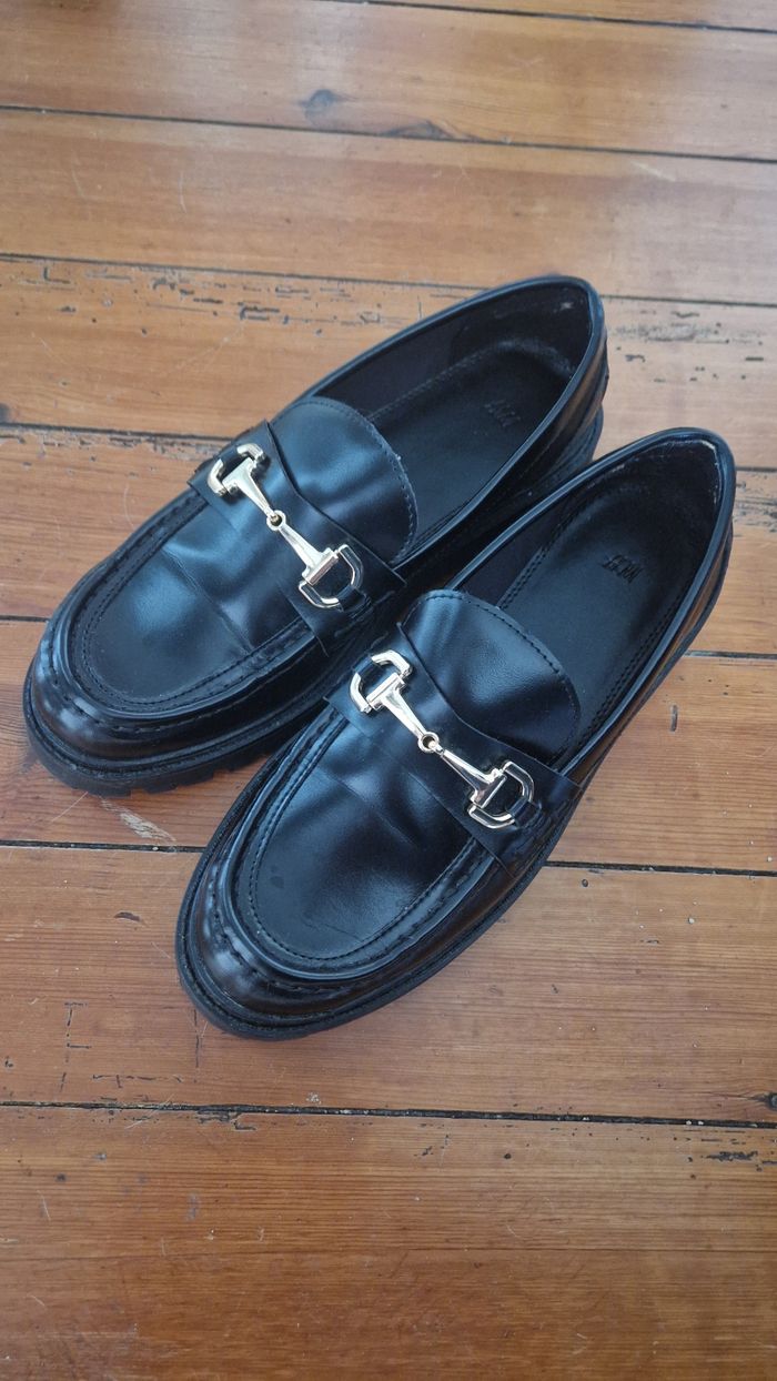 Mocassins noirs à bride dorée - photo numéro 3