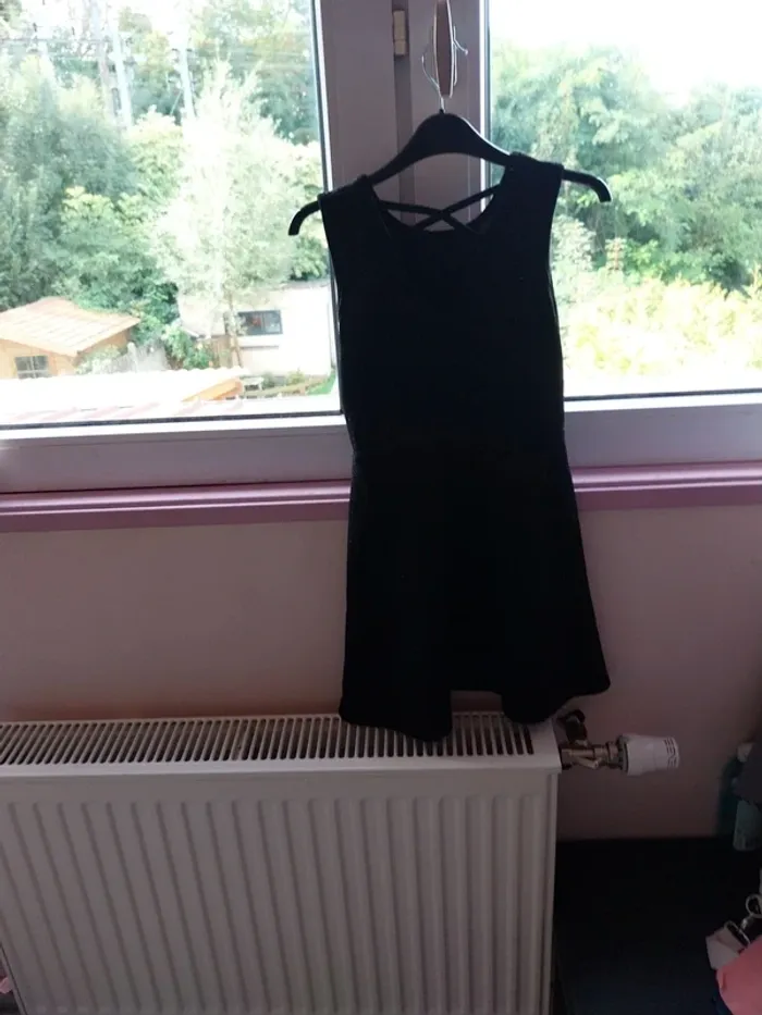 Robe noire paillettée - photo numéro 2