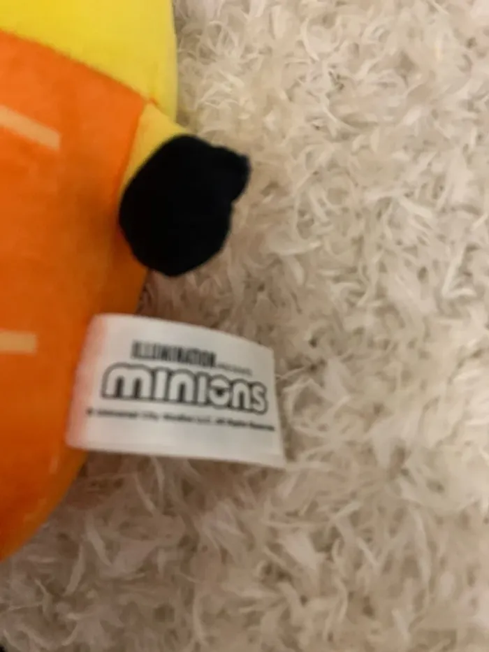 Peluche minions comme neuve - photo numéro 4