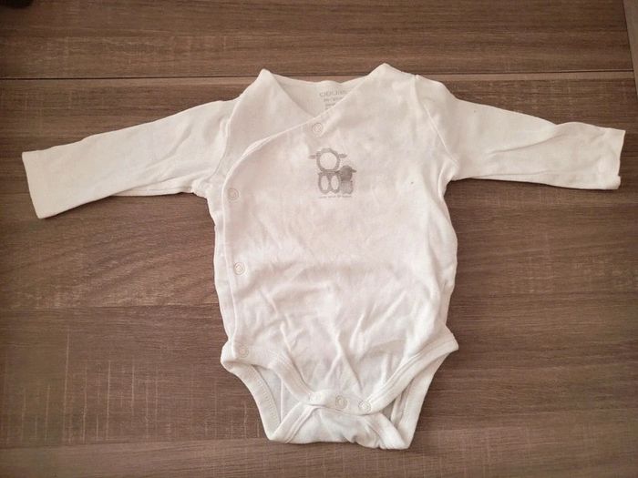 Lot de 13 bodies 3 mois - photo numéro 6