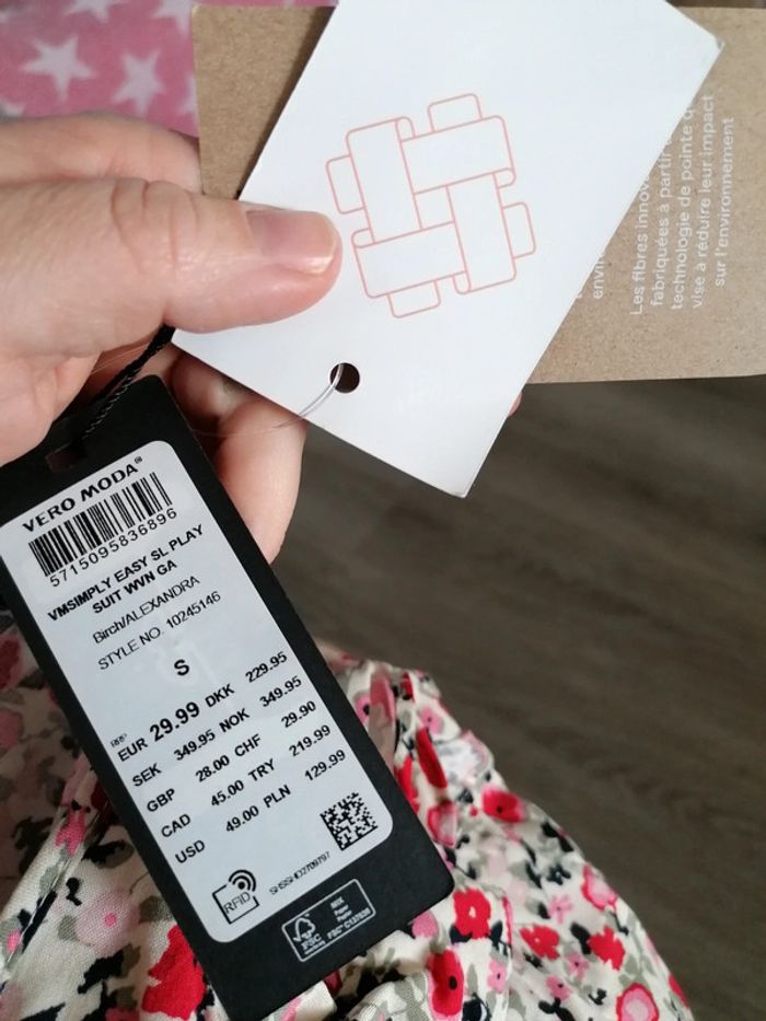 Combi short neuve - photo numéro 3