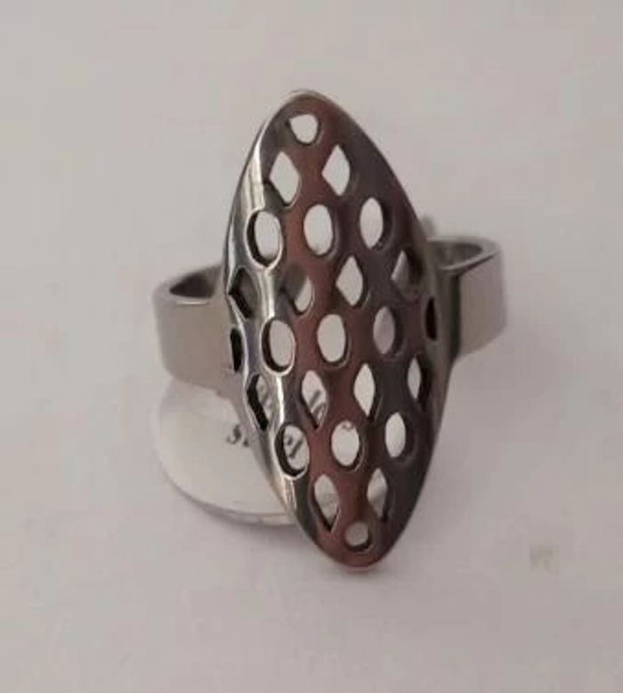 Bague fantaisie ajourée