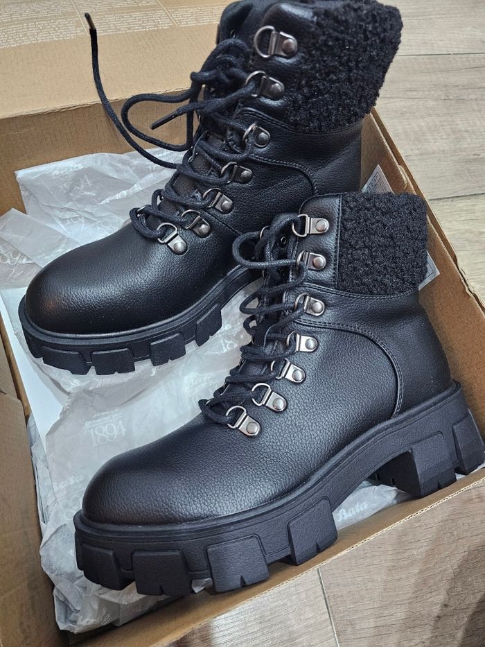 Très belles bottines femme,  noir, pointure 37, marque Bata - photo numéro 7