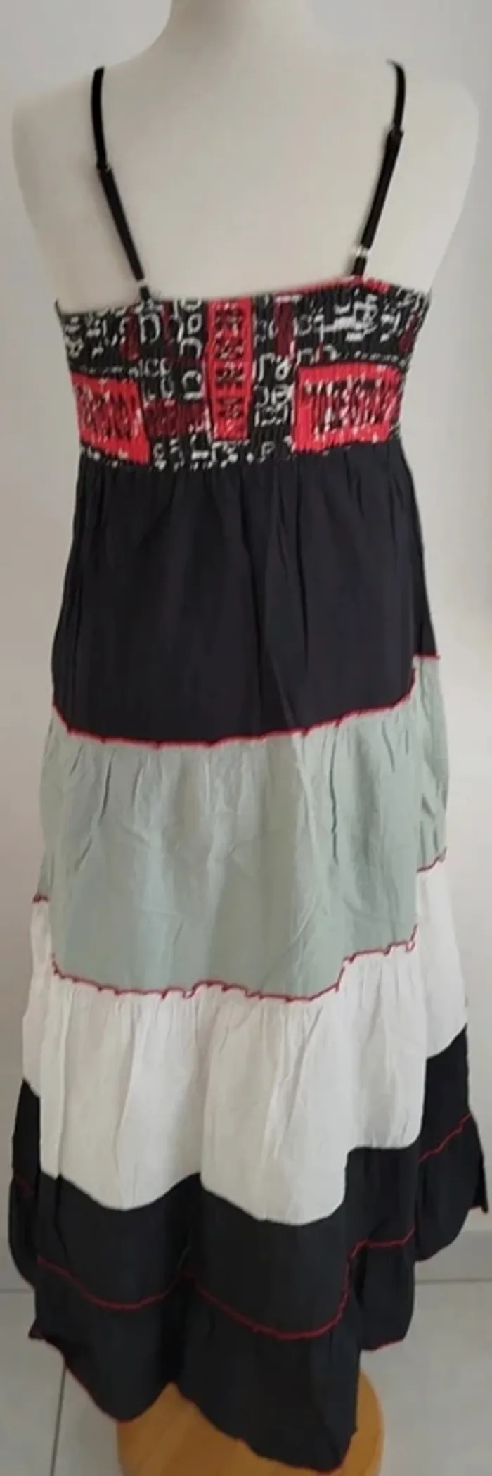 Très jolie robe longue à bretelles multicolore Frime taille 38 - photo numéro 3