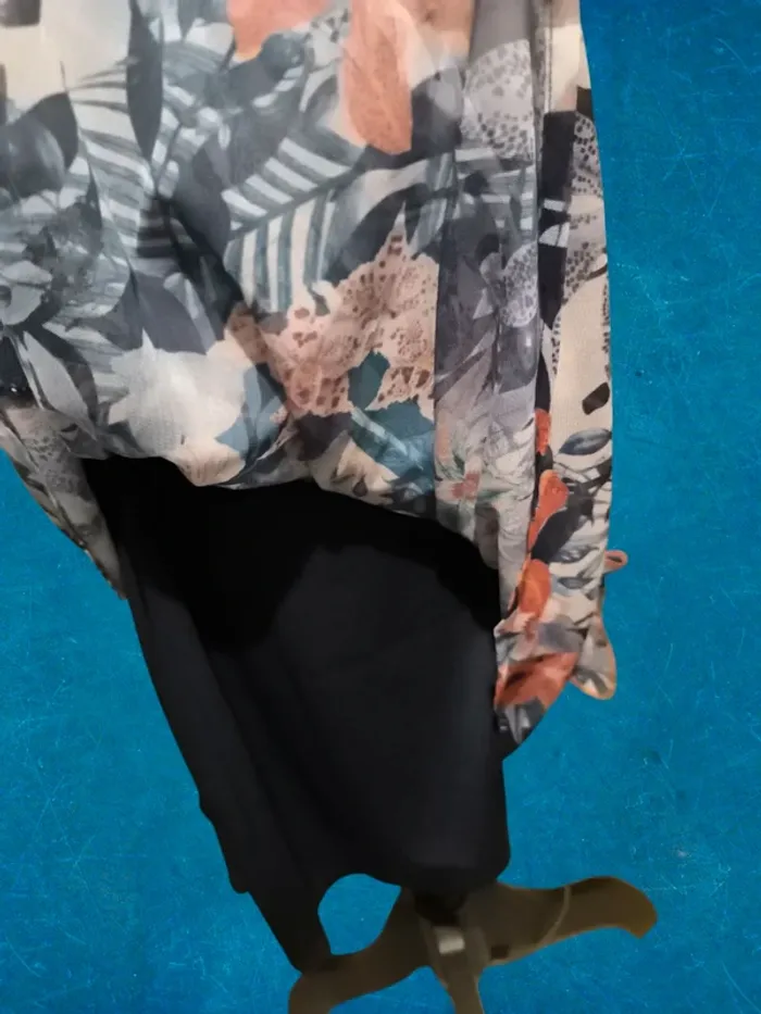 Robe avec épaulettes - photo numéro 2