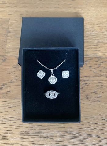 Parure bijoux femme neuve