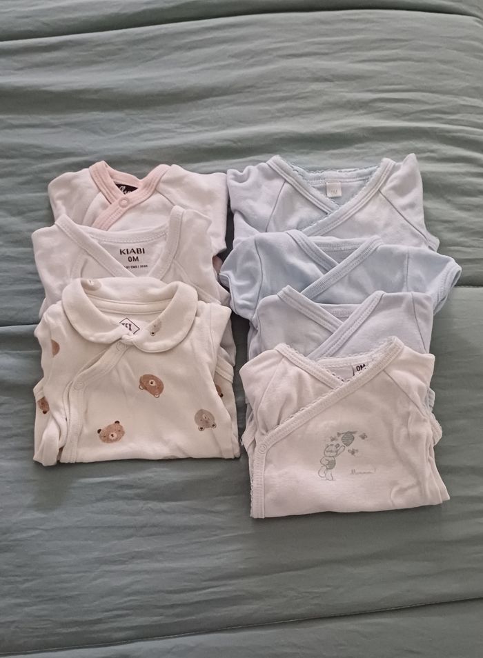Lot de vêtements bébé taille de naissance - photo numéro 5