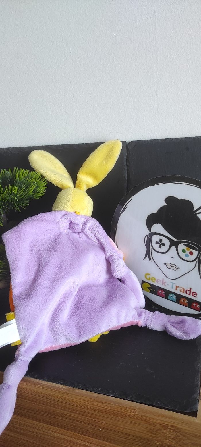 Taf Toys Doudou Lapin Plat Taf Toys violet coeur orange rose jaune Bleu Vert - photo numéro 2
