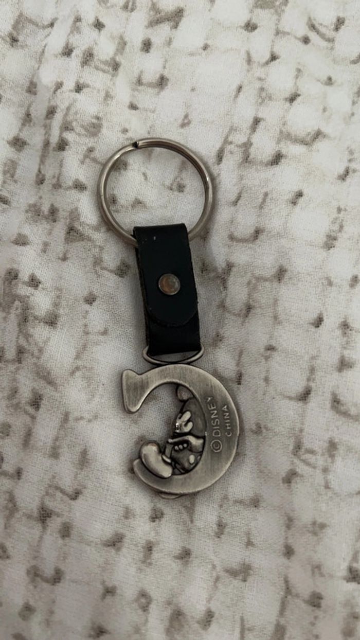 Porte clé Mickey lettre C Disneyland Paris - photo numéro 3