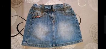 Short Tape à l'œil fille taille 3 ans très bon état