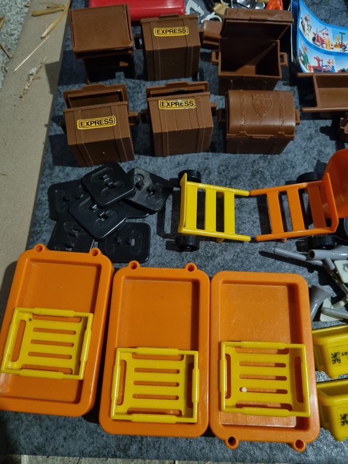 Lot accessoires Playmobil - photo numéro 2