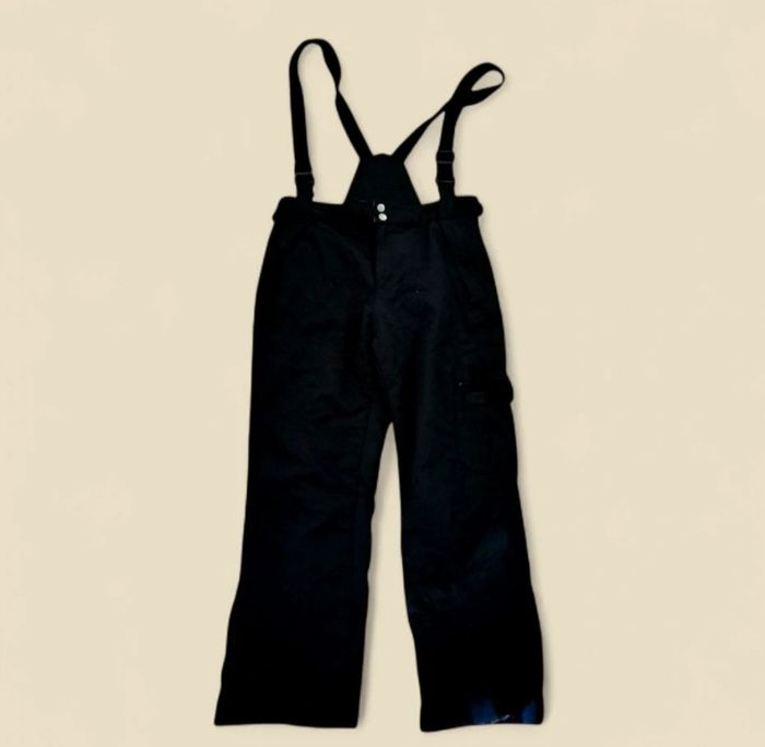 Pantalon de ski 12 ans
Très chaud, taille réglable et bretelles élastiques