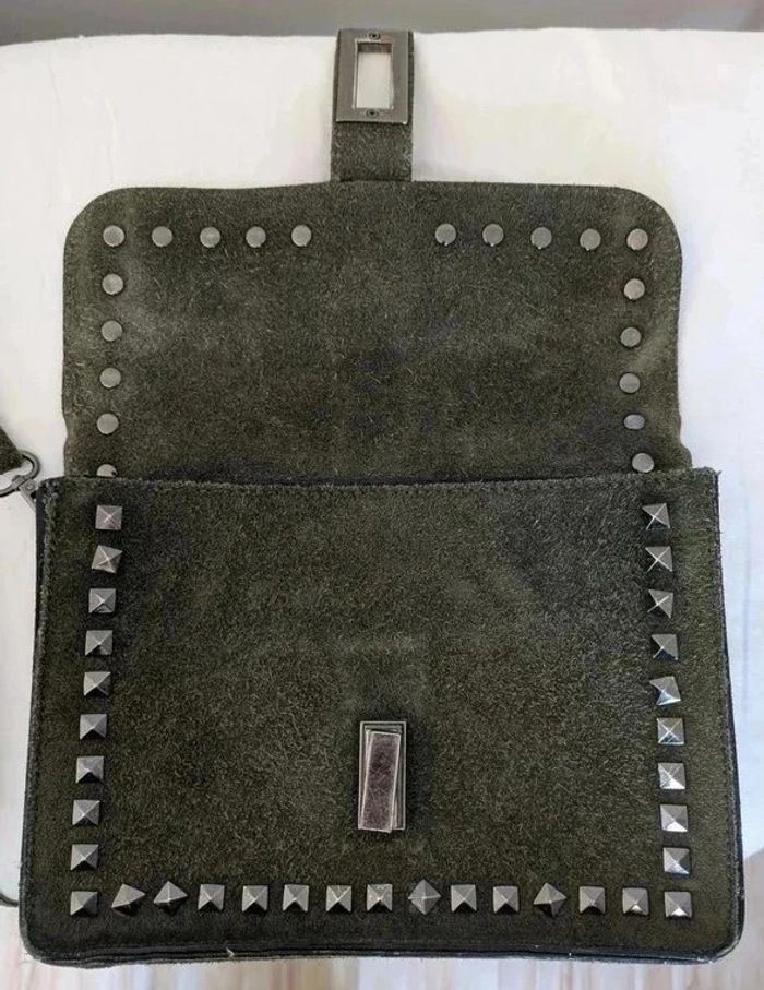 Sac à bandoulière clouté vintage - en cuir daim - Genuine Leather - Made in Italy - photo numéro 2