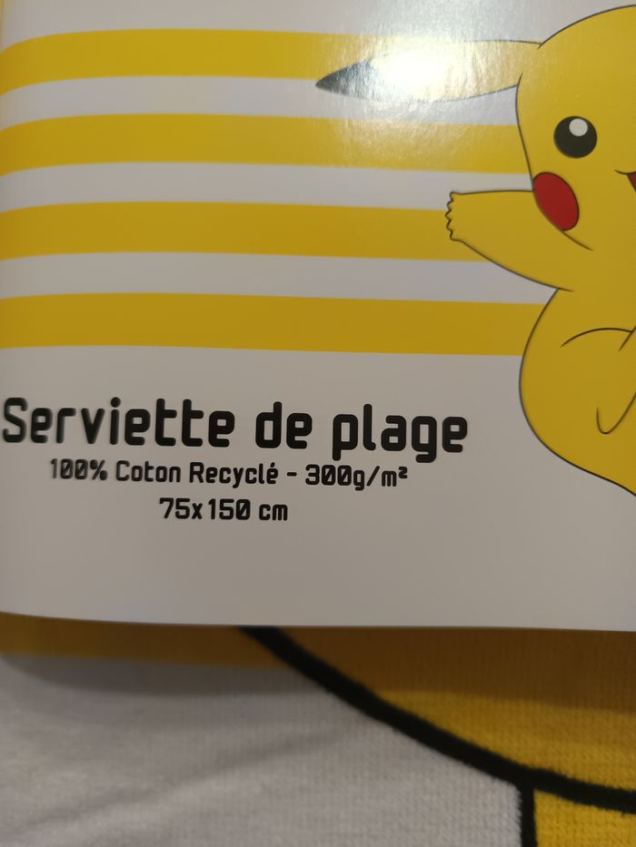 Serviette pokémon neuf jaune et blanche - photo numéro 2