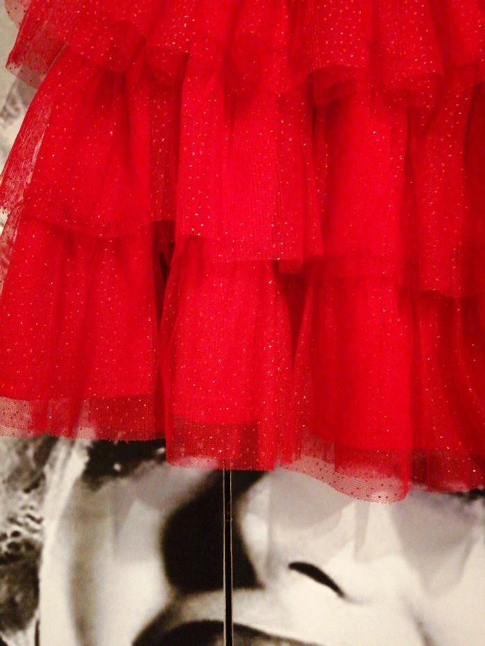 Jupe en tulle rouge - photo numéro 2