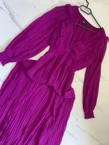 Robe midi plissé Zara taille XS
