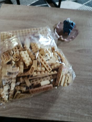 Diverses pièces lego beige