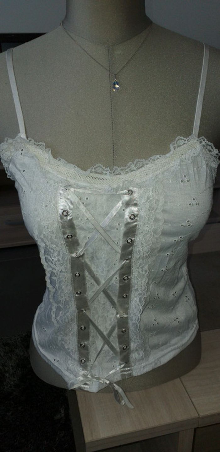 Débardeur blanc dentelle