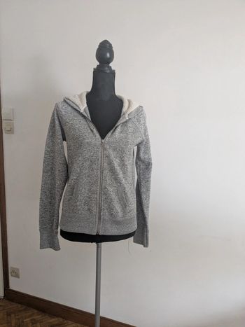 Veste a capuche femme a zip grise