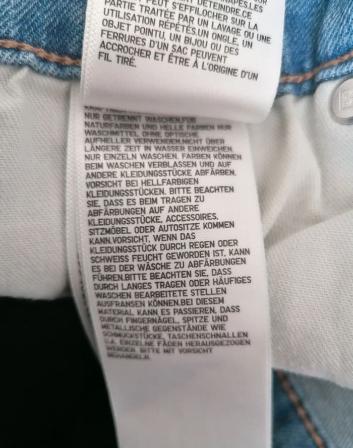 Short en jean Uniqlo taille 38 cm - photo numéro 6