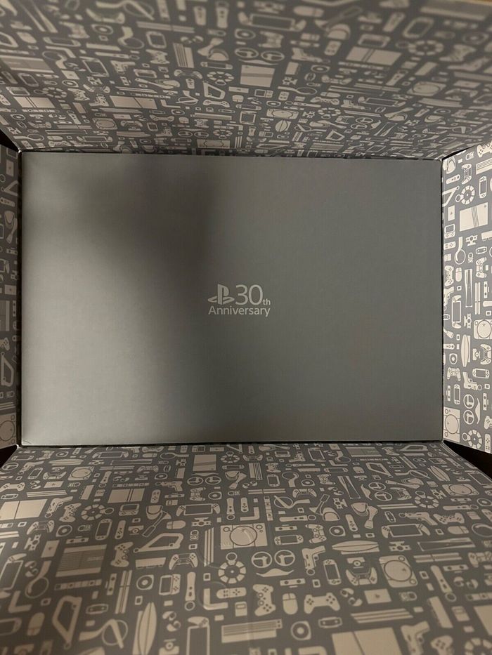 Ps5 Pro édition limitée 30ème anniversaire - photo numéro 6
