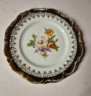 Assiette a dessert porcelaine blanche motif floral et dorure L.ES porcelaine