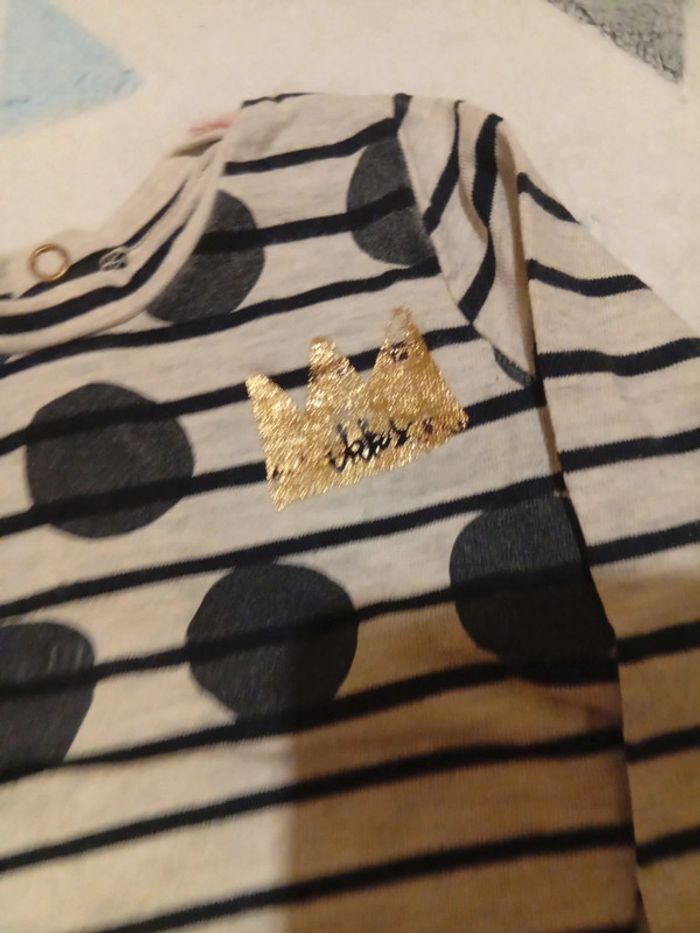 T-shirt avec couronne - photo numéro 2