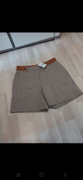 Short femme taille 40 Neuf