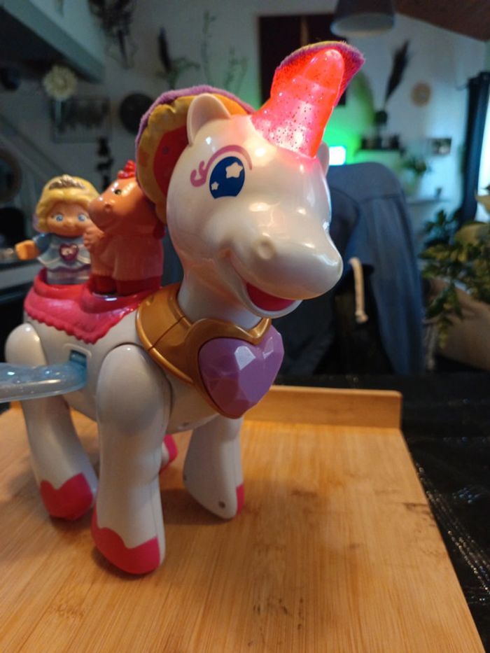 Licorne azalée de chez VTech avec la fée Chloé - photo numéro 6
