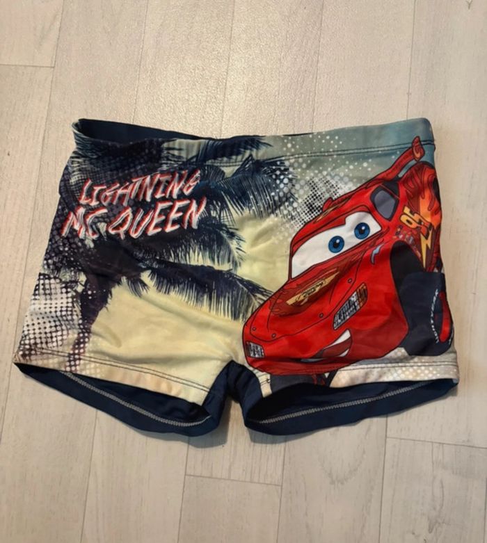 Maillot de bain  8 ans caleçon cars Très bon état