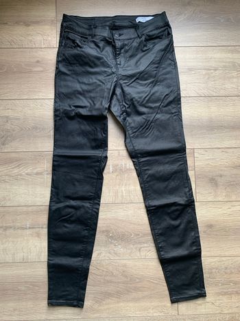 Jean noir effet huilé