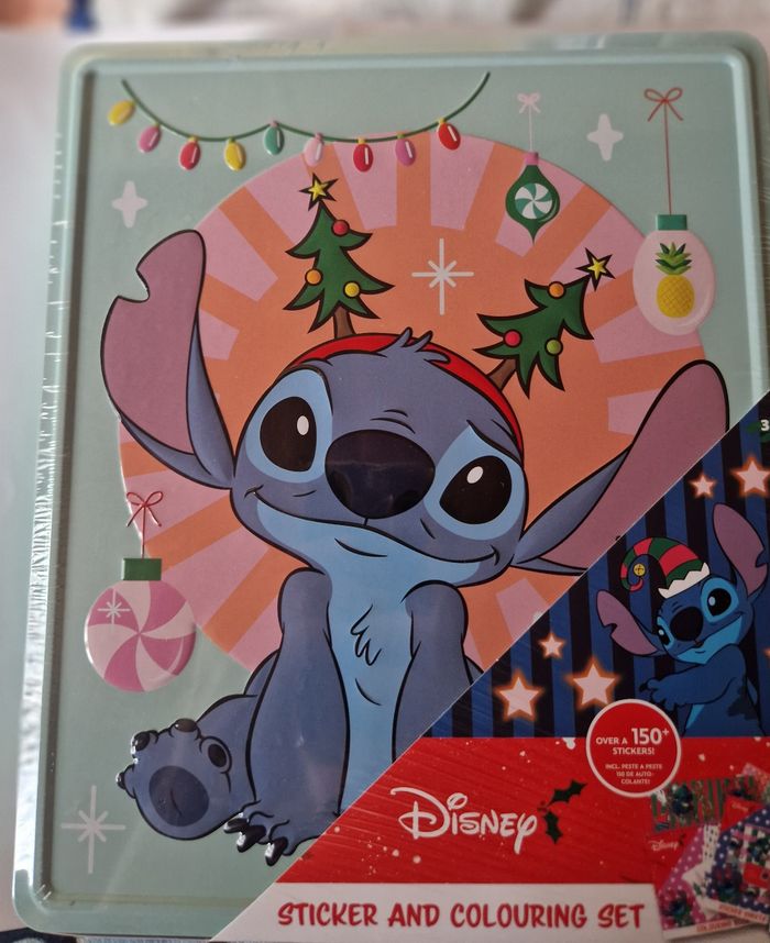 Boîte d'activité manuelle Stitch en métal