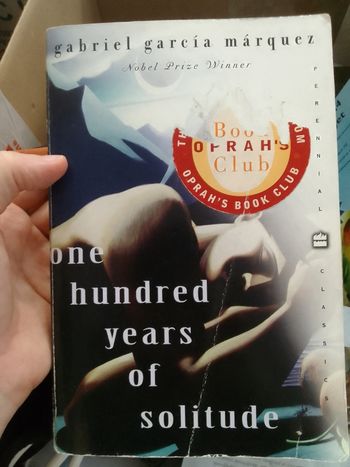 Livre one hundred years of solitude