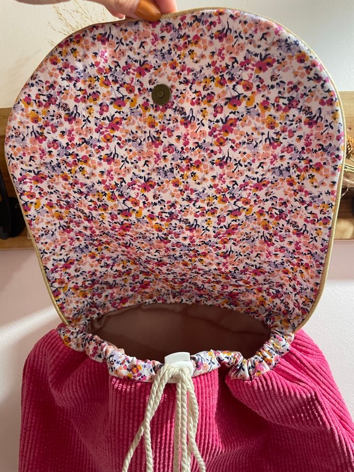 Sac à dos enfants fait main en velours rose et tissu fleuri - photo numéro 2