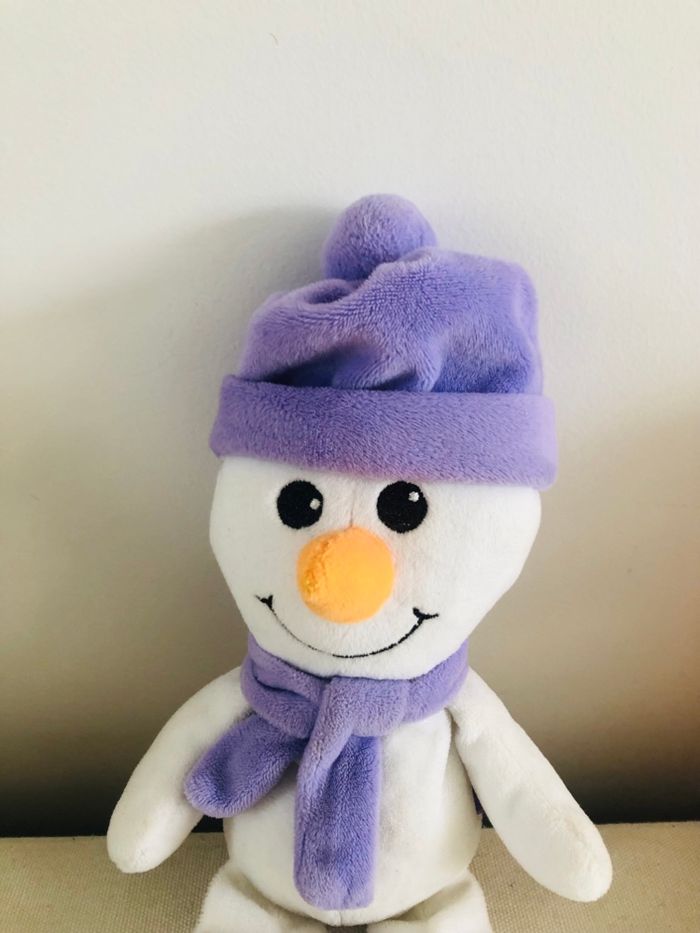 Peluche bonhomme de neige milka bonnet violet - photo numéro 2