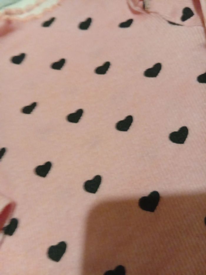 T-shirt coeur noir - photo numéro 4