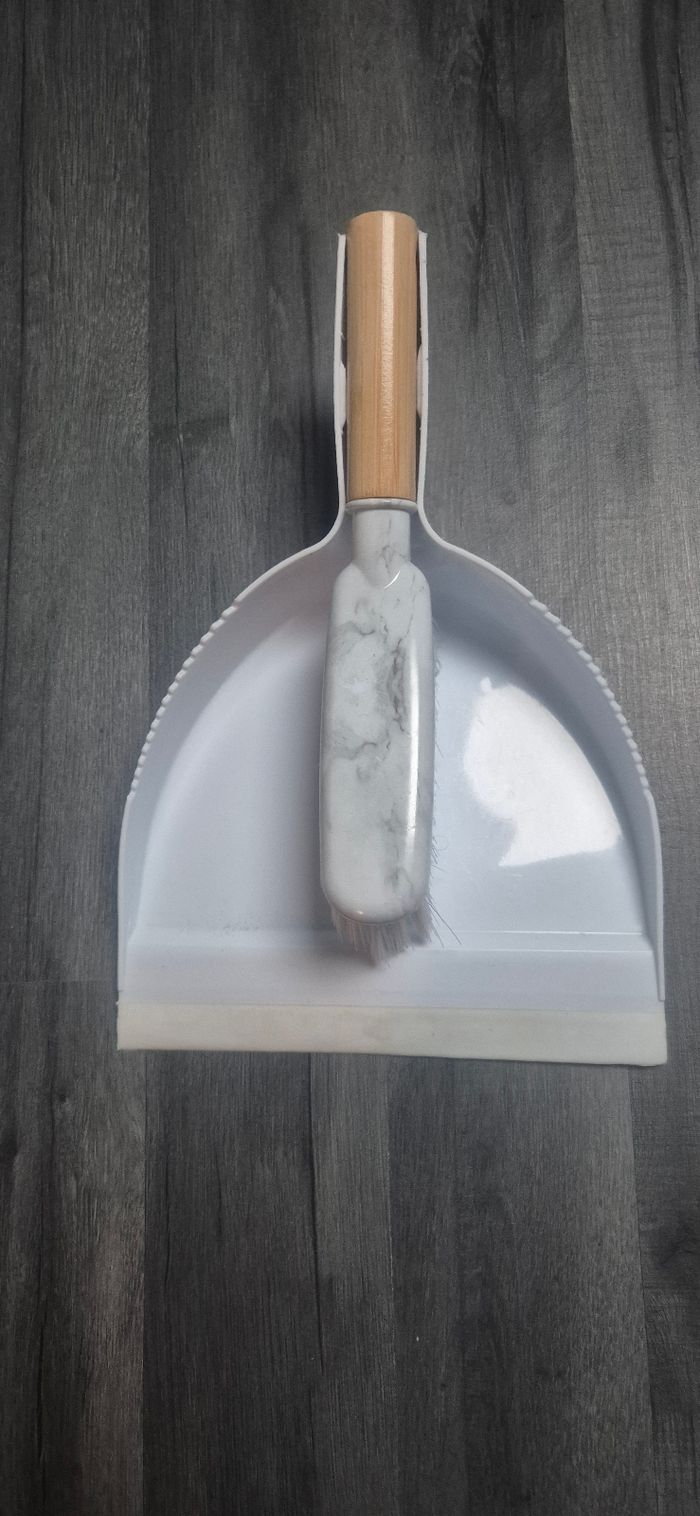 Pelle et balayette b&m