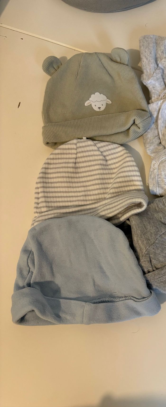 Bodys manche longues 1 mois avec bonnet - photo numéro 3