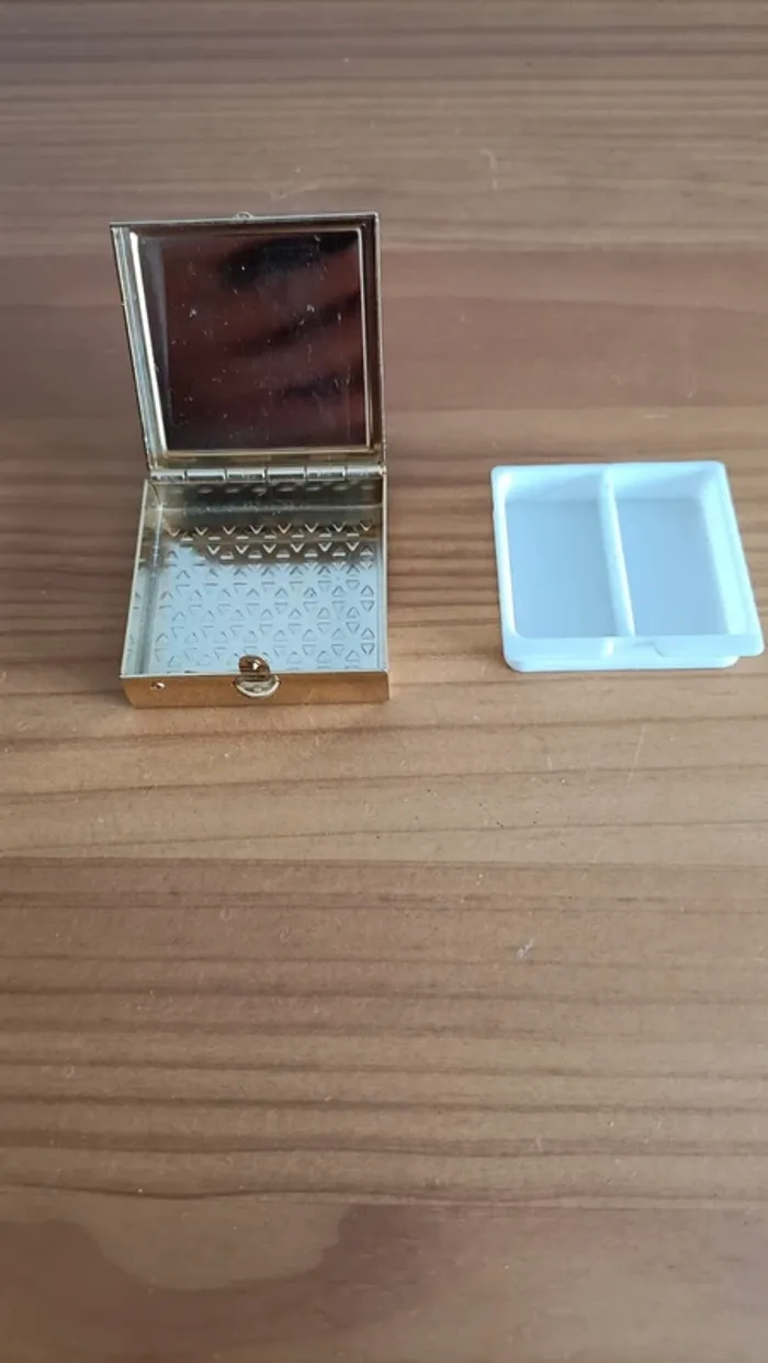 Petite boîte pilulier - photo numéro 3