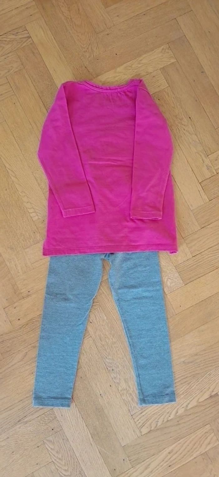 Lot leggings et t- shirt longues manches réversible Ebita 4 ans en excellent état - photo numéro 6
