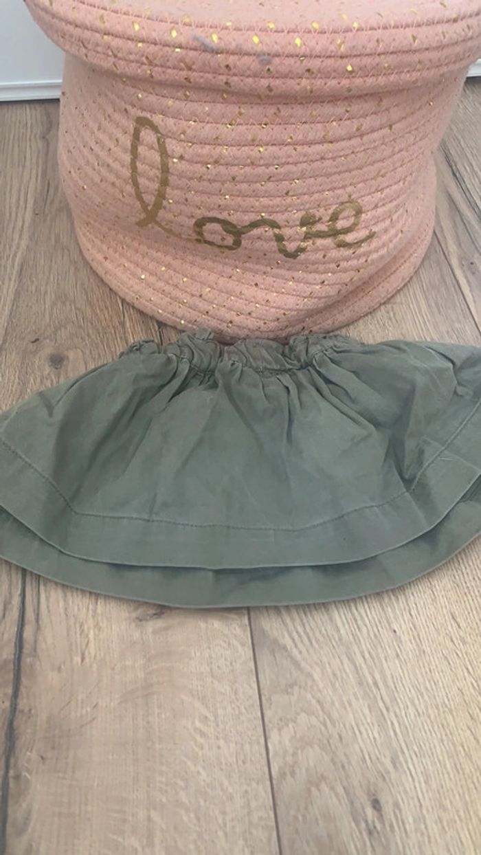 Jupe courte - photo numéro 2