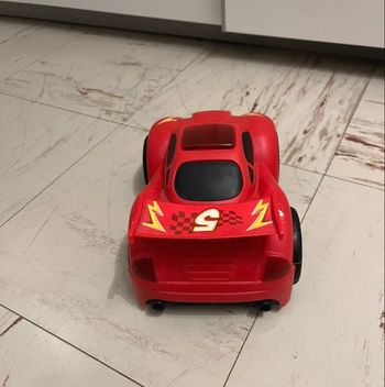 Voiture sonore et lumineuse