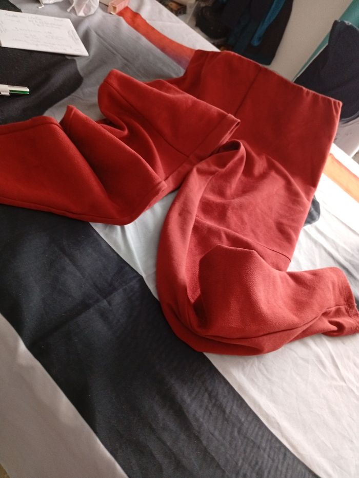 Pantalons et robe et un pulls - photo numéro 4