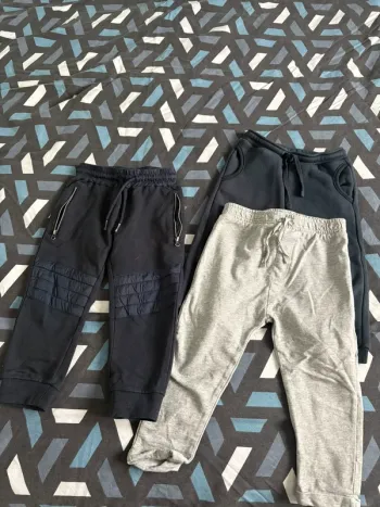 3 pantalons de jogging 24 mois
