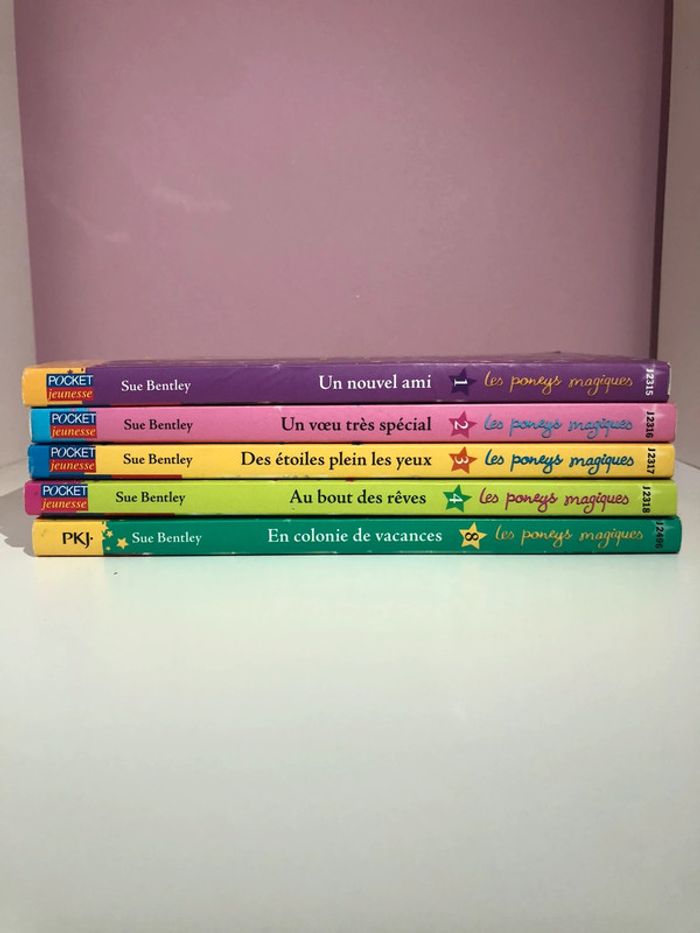 Lot de livres collection Les poneys magiques (tomes 1, 2, 3, 4, 8)