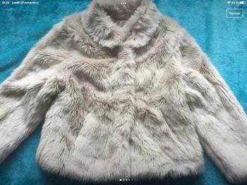 VESTE Manteau fourrure young dimension 4/5 ans tbe