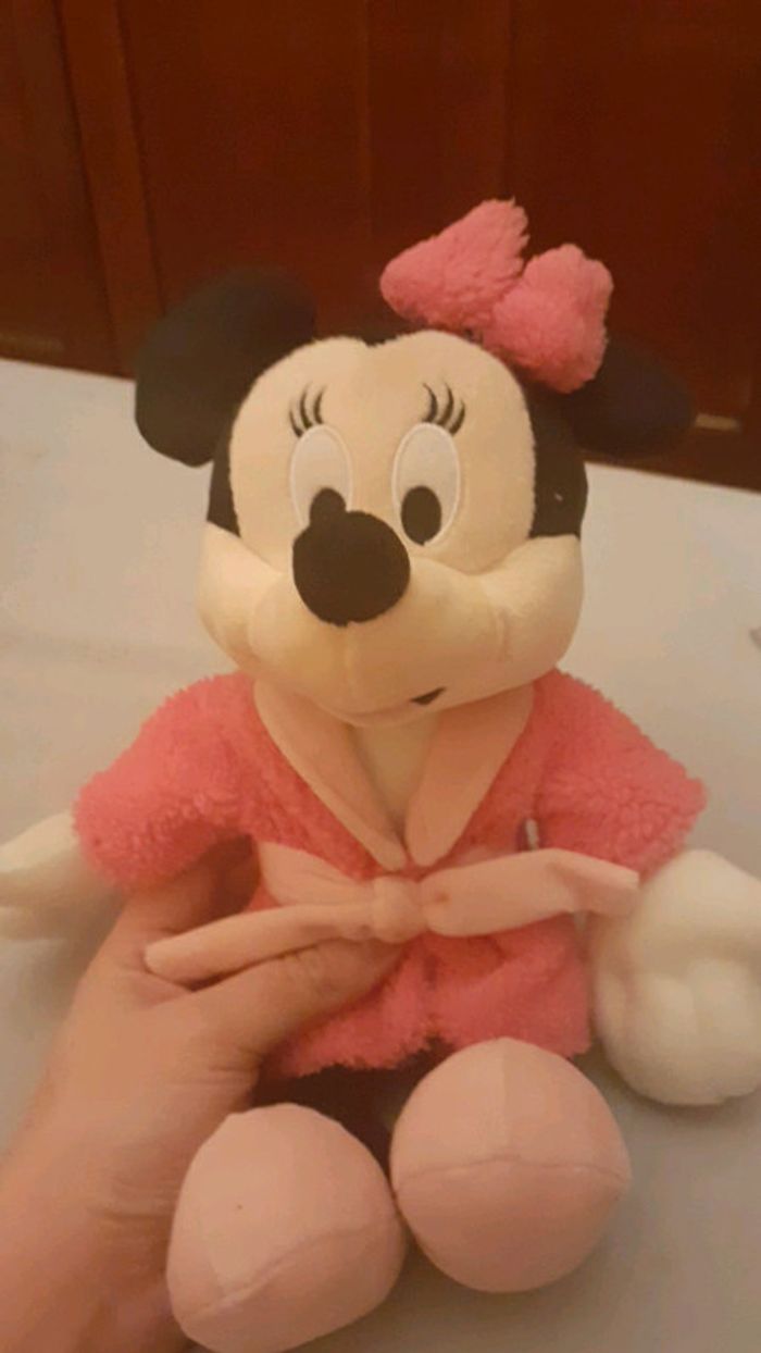 Peluche Minnie peignoir 30cm