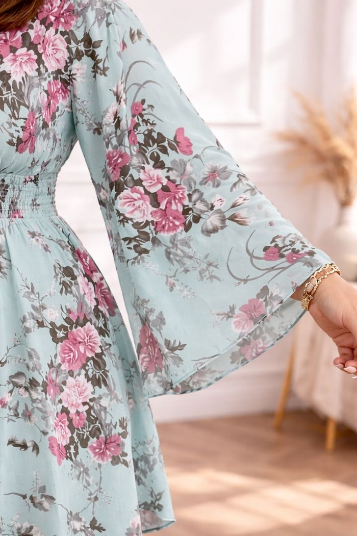 Robe romantique azur Bloom fleurie bleue ciel et rose Femme taille 54 marque Asos 💍 - photo numéro 4