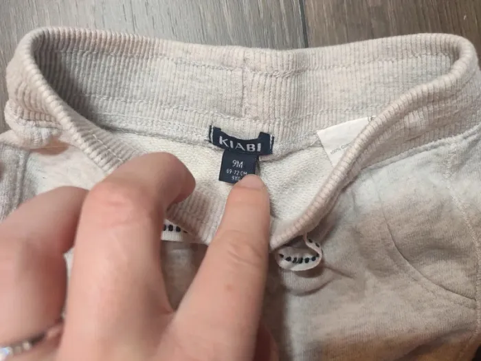 Lot 2 joggings pommette Kiabi 9 mois bon état - photo numéro 4