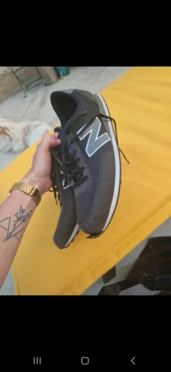 Basket new balance taille 43 noir bon etat